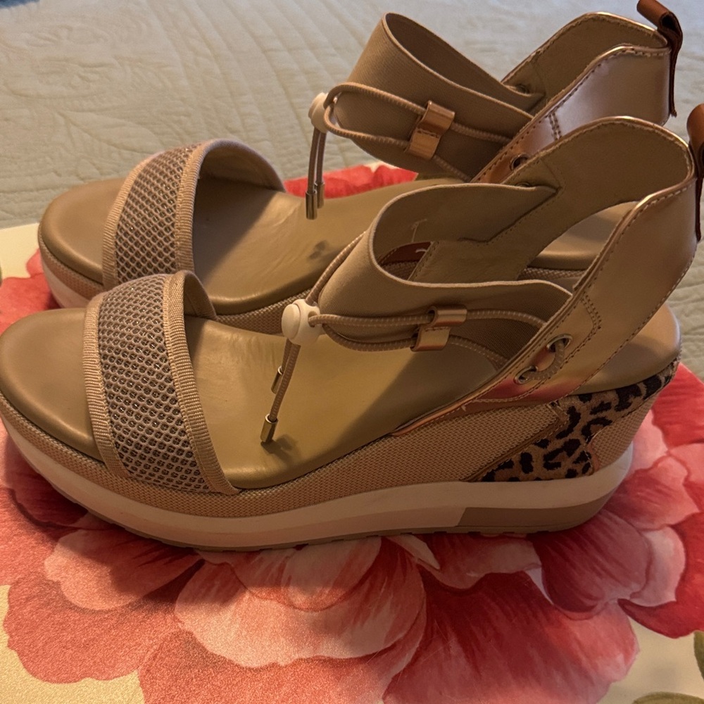 Nero Giardini Women's Beige Sandals